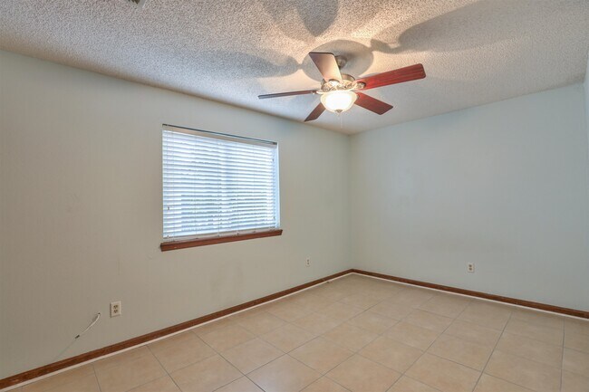 Building Photo - 1609 Willow Bend Way