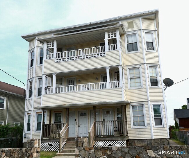 Building Photo - 116 Ogden St