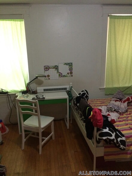 Building Photo - 8 Barrows St