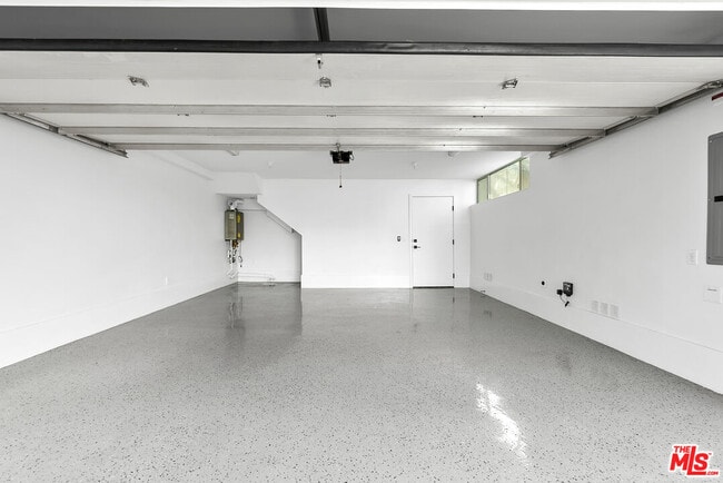 Building Photo - 421 S Wilton Pl