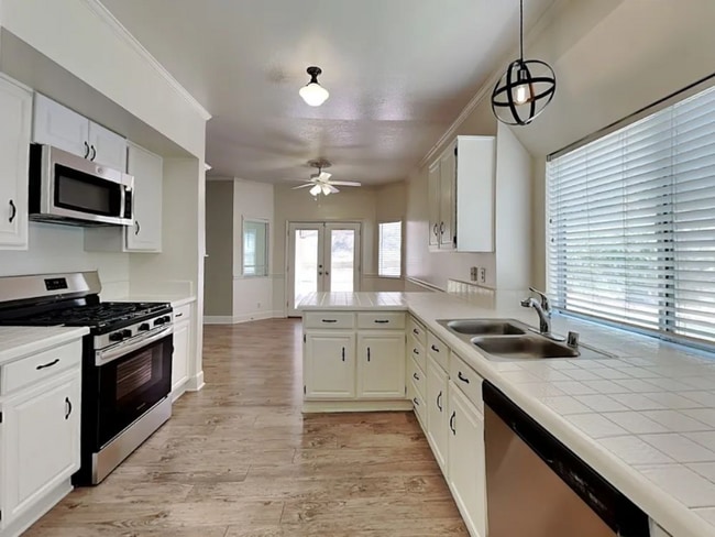 Building Photo - 22841 White Pine Pl