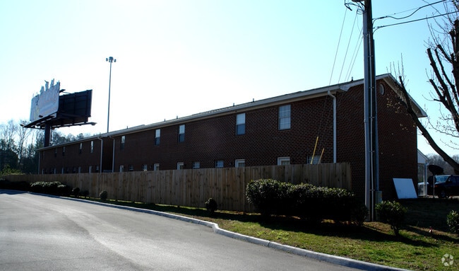 Building Photo - 201 NW James Asbury Dr