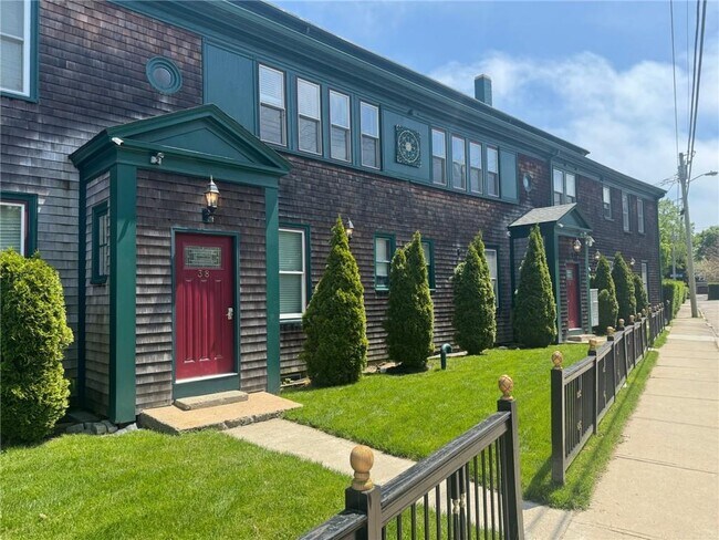 Building Photo - 40-40 Freebody St