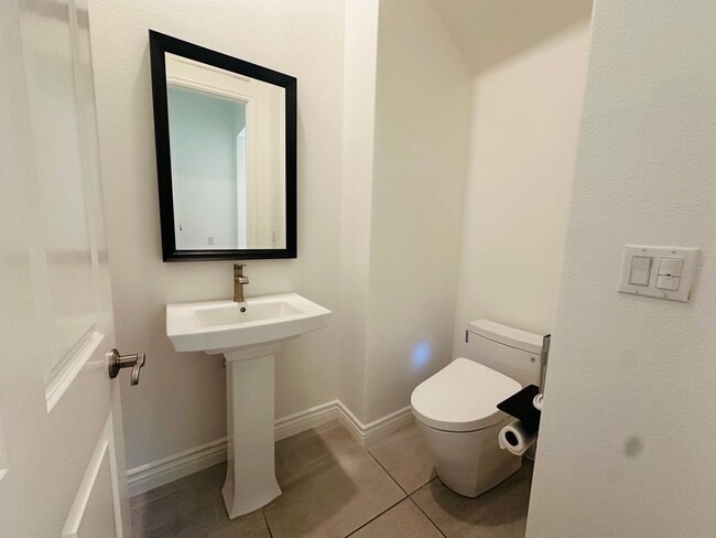 Building Photo - Luxury Estate in Exclusive Gated Community of Orchard Hills