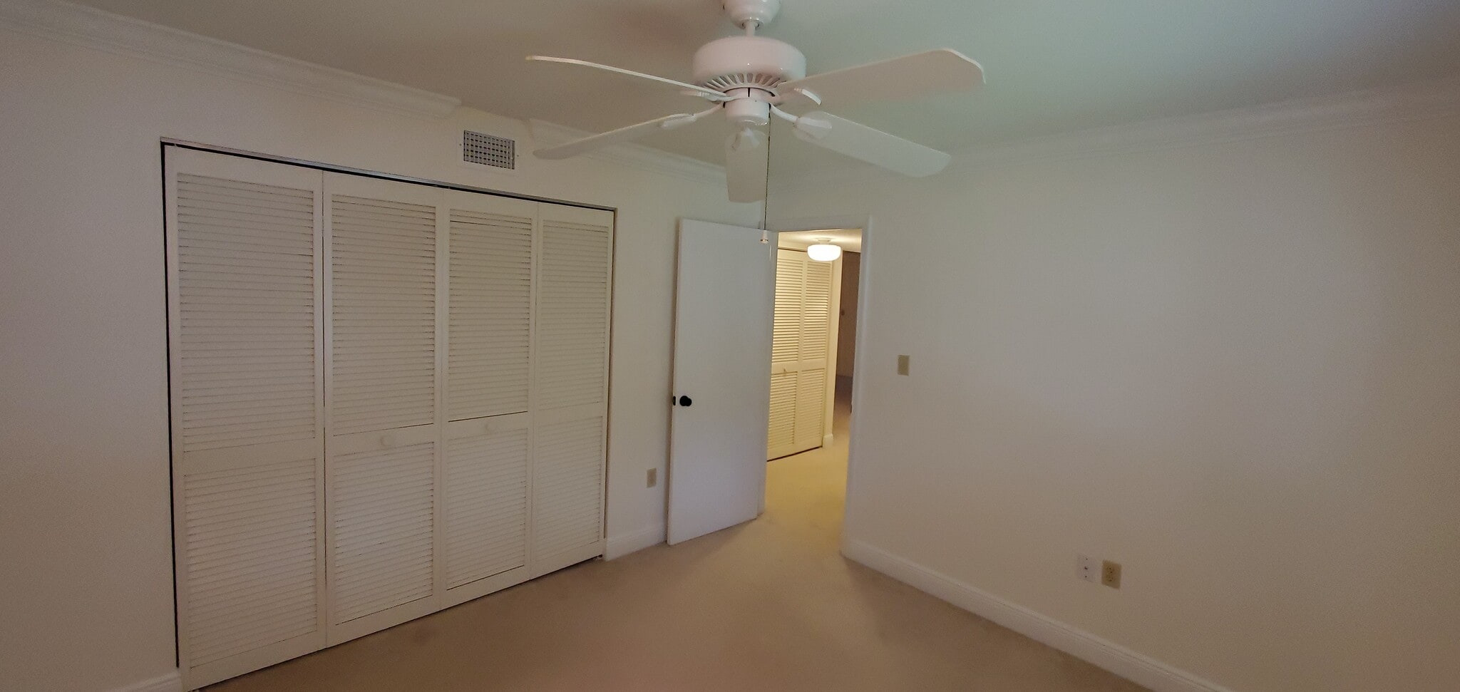 Guest bedroom room entry - 2691 Sabal Springs Cir