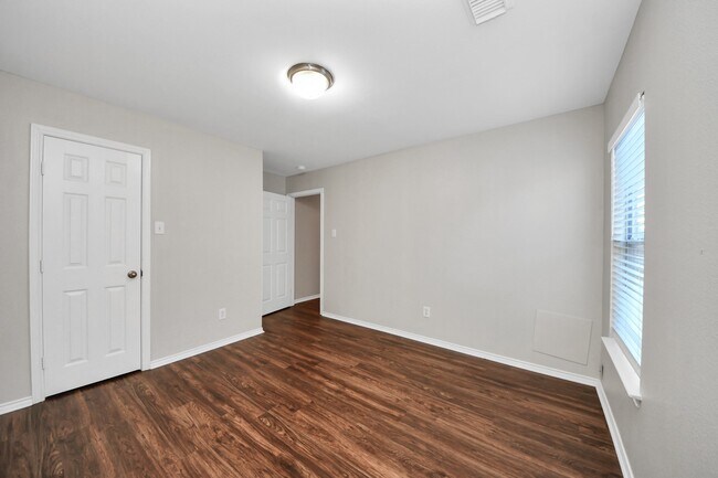 Building Photo - 1903 Ryansbrook Ln