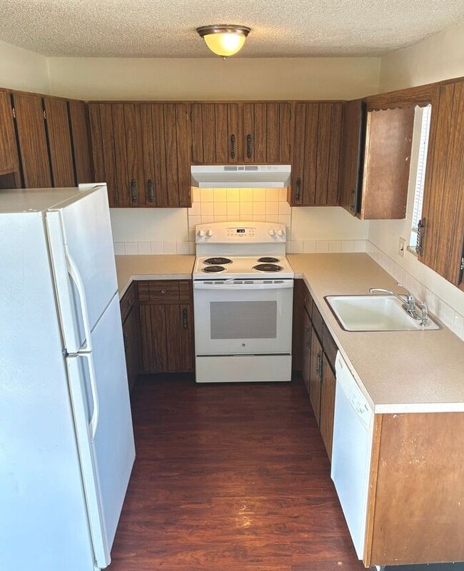 Building Photo - ***1/2 OFF THE FIRST MONTH"S RENT ***MOST UTILITIES INCLUDED***Cute 3 Bdrm, 1 Bath in Loveland