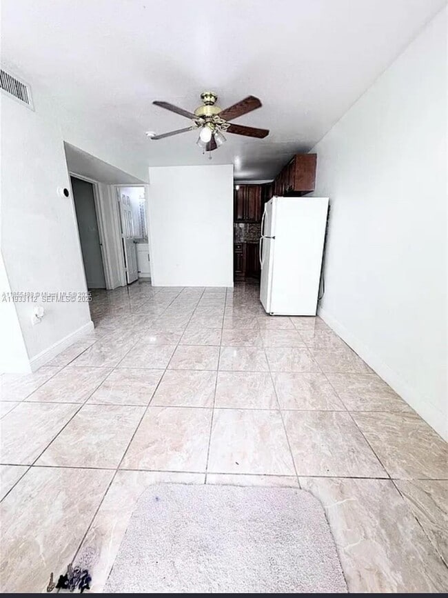 Building Photo - 4425 SW 21st St