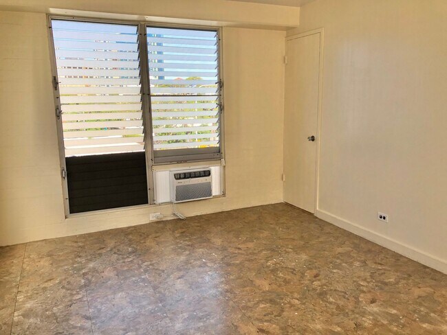 Building Photo - Lusitana Hale- 1 Bdrm, 1 Bath, and 1 Covered Parking with utilities included!