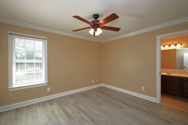 Building Photo - 4338 Kenilworth Cir