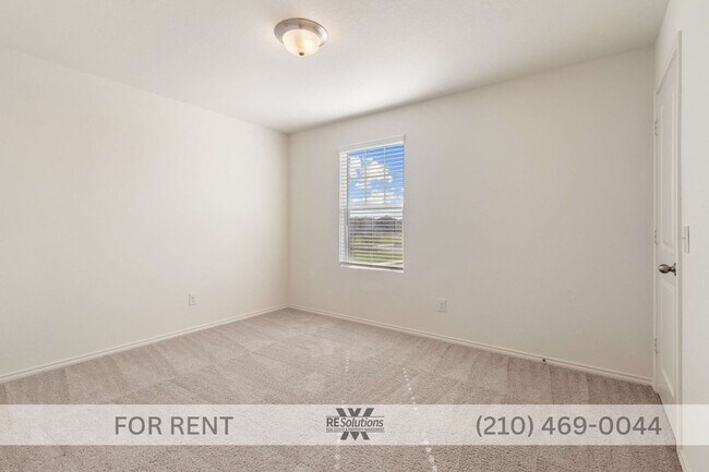 Building Photo - 2022 Home Near Lackland | 2,058 Sq Ft | Office/Study | Community Pool | Pet Friendly