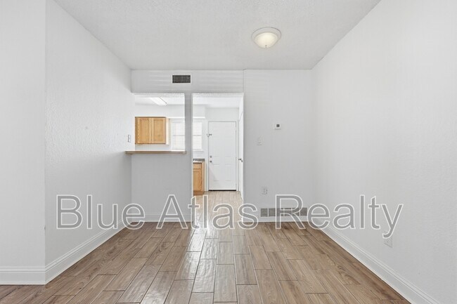 Building Photo - 2713 Wimbledon Ct