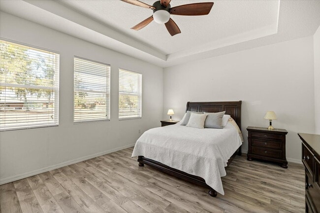 Building Photo - **Spacious 4-Bedroom, 3.5-Bath Home with Private Guest Suite and 3-Car Garage**