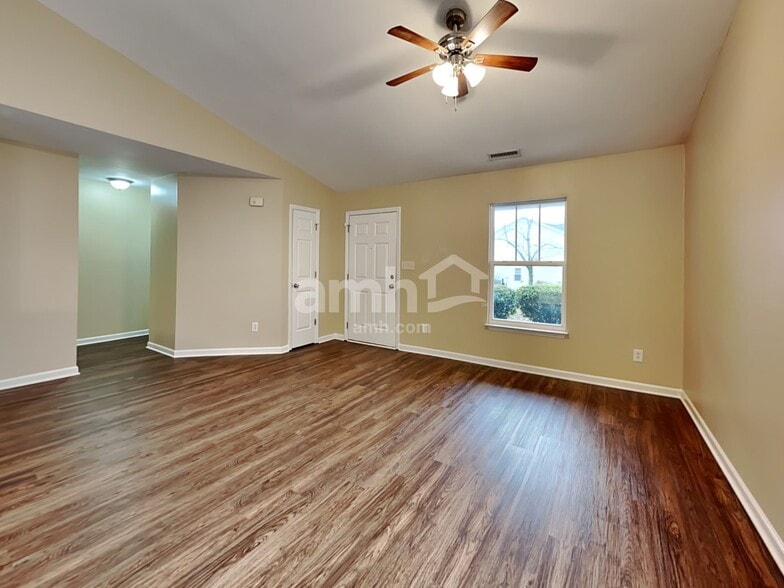 Building Photo - 3801 Satinleaf Dr