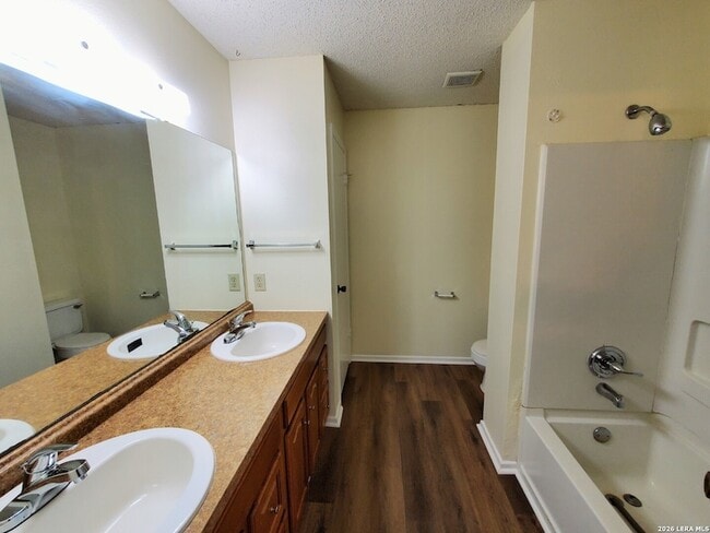 Building Photo - 8219 Sunshine Trail Dr