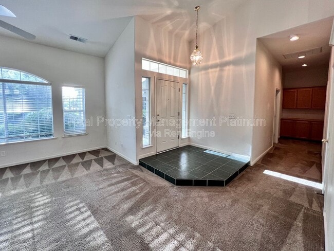 Building Photo - 8622 N Heartland Way