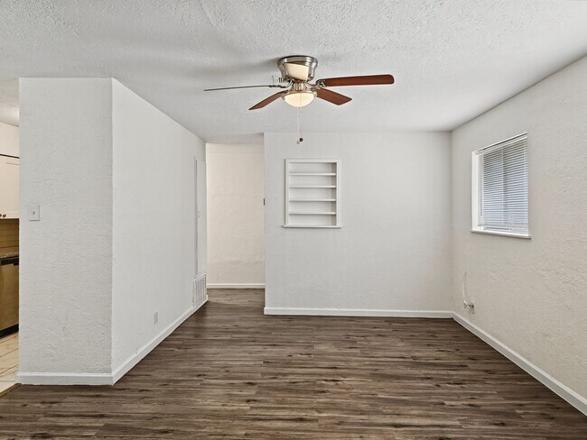 Building Photo - 206 Prune St