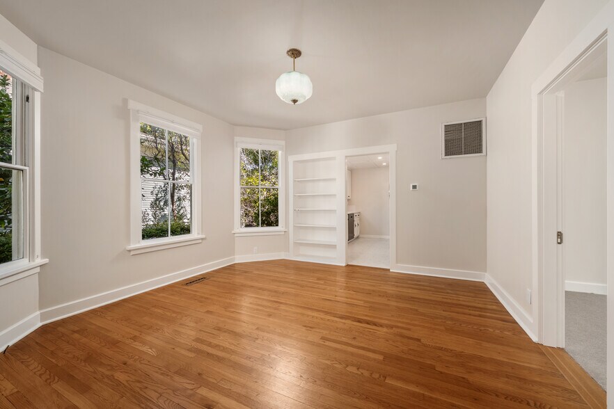 Building Photo - 532 Brinkerhoff Ave