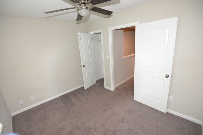 Building Photo - Spacious Single Family w/ Two Master Suites