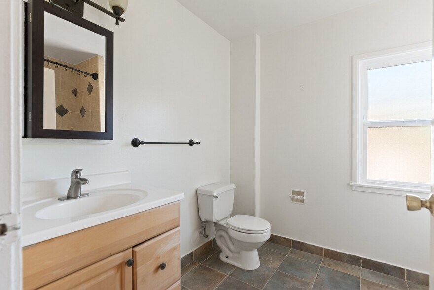 Building Photo - 485 36th St