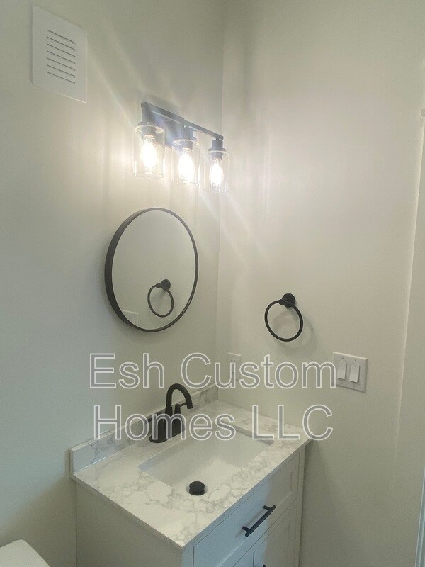 Building Photo - 2686 Lititz Pike