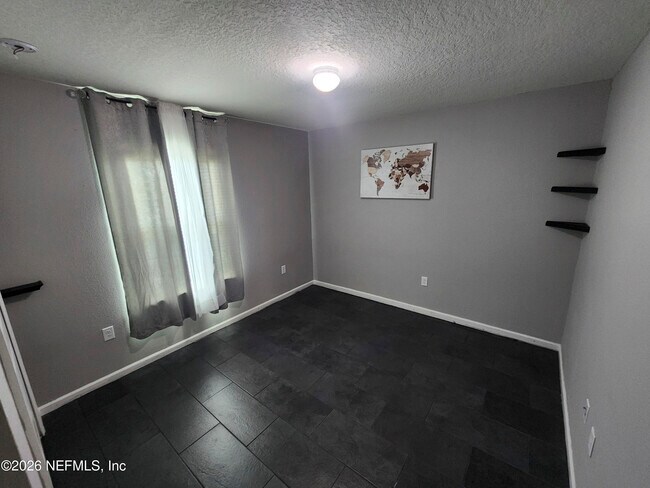 Building Photo - 11486 Tiburon Dr