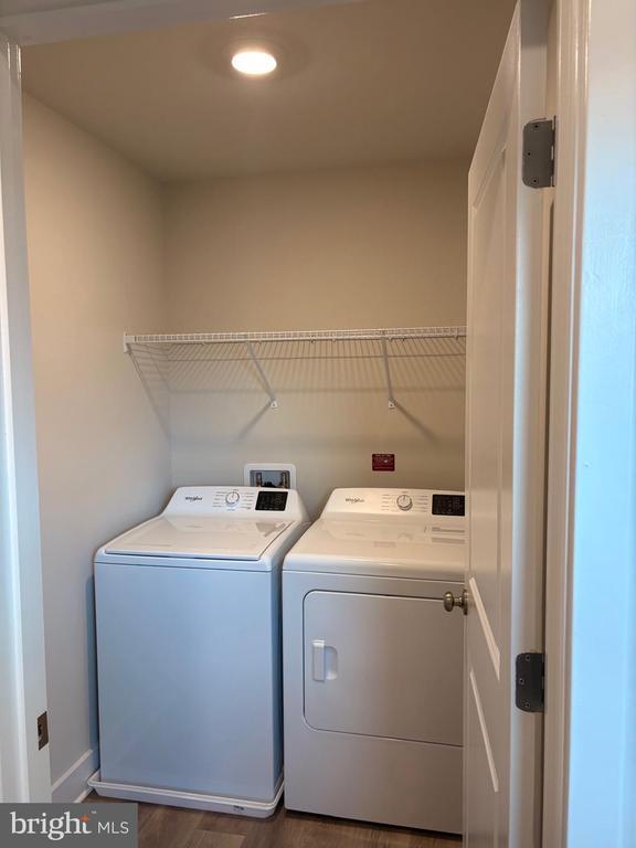 Building Photo - 232 Munsee Cir