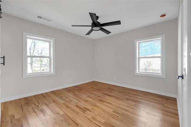 Building Photo - 1427 Lorenzo Dr SW