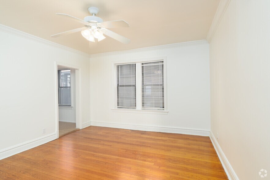2BR, 2BA - 1,100SF - Dining Room - DeMun