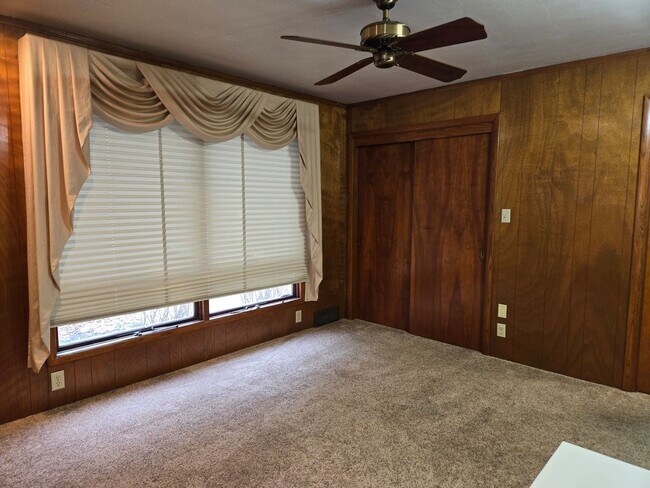 Building Photo - 132 Corll St