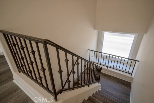 Building Photo - 5562 W 190th St