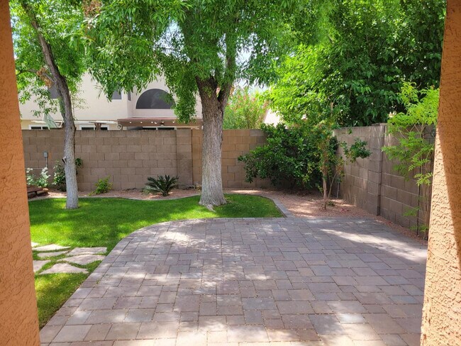 Building Photo - 3361 E Sequoia Dr