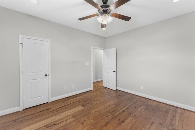 Building Photo - 4857 Dutton Lake Dr