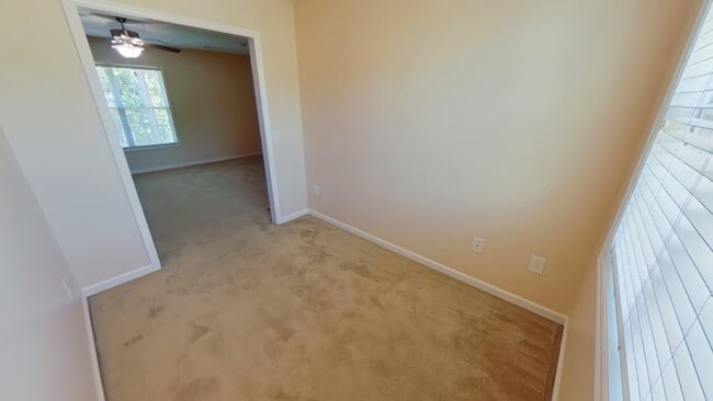 Building Photo - 71 Abigail Way