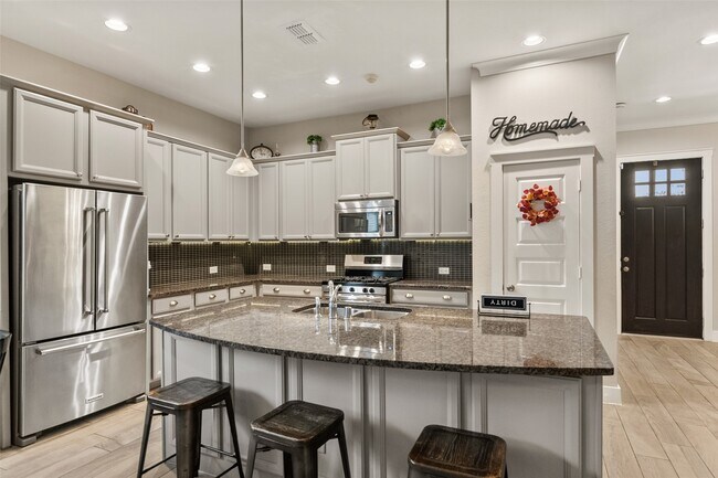 Building Photo - 16815 Osprey Bend Dr