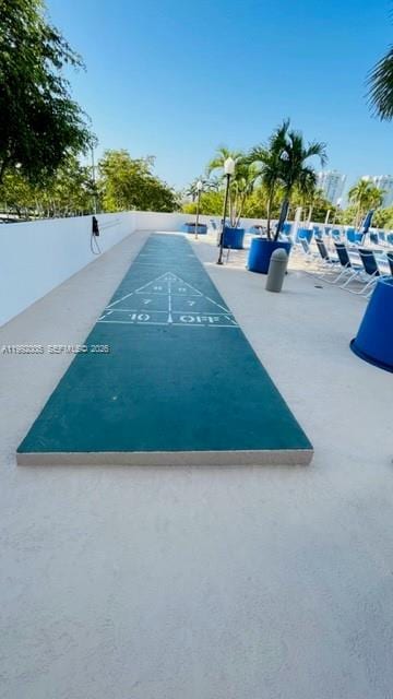 Building Photo - 3731 N Country Club Dr