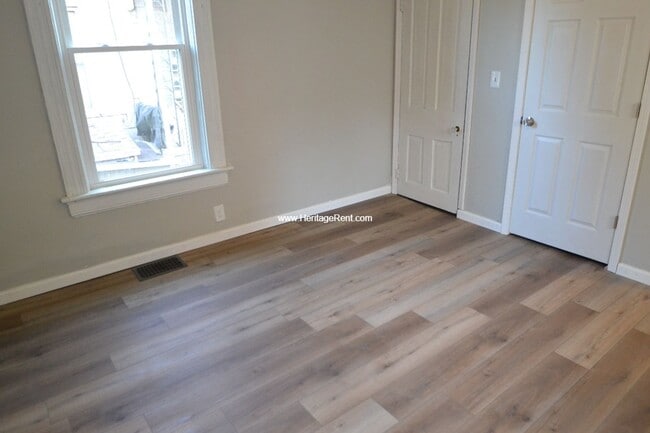 Building Photo - Completely redone home in Hartwell  with 2 car Garage