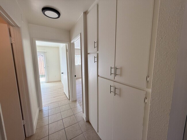 Building Photo - 2 Bdrm 1 Bath In Imperial Beach With Parki...