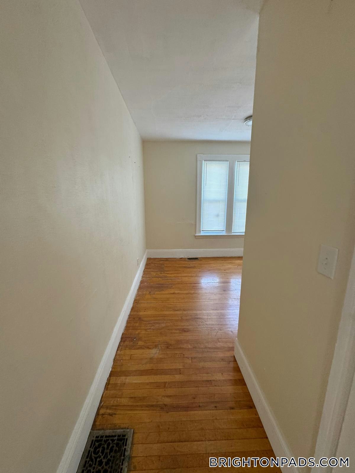 Building Photo - 44 Winship St