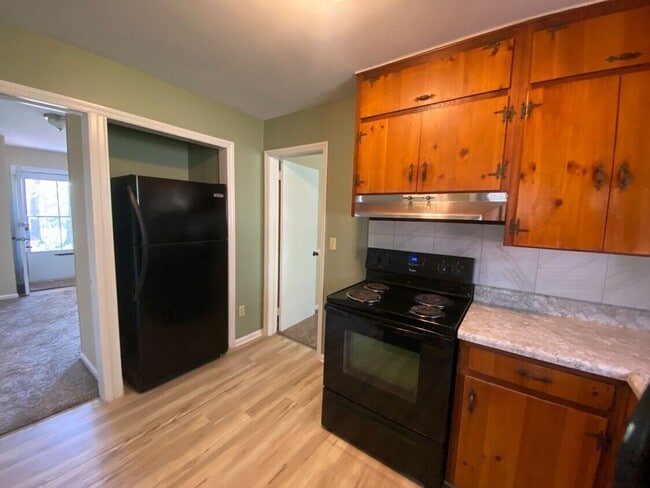 Building Photo - Beautiful Brick Ranch on Expansive Private Lot Near Athens