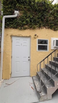 Building Photo - 1845 Bay Rd