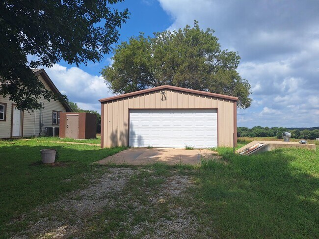 Building Photo - 3405 N Redlands Rd