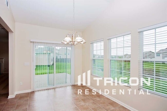 Building Photo - 2037 Silverton Cir