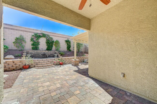 Building Photo - Luxury Single Story 3 Bedroom!