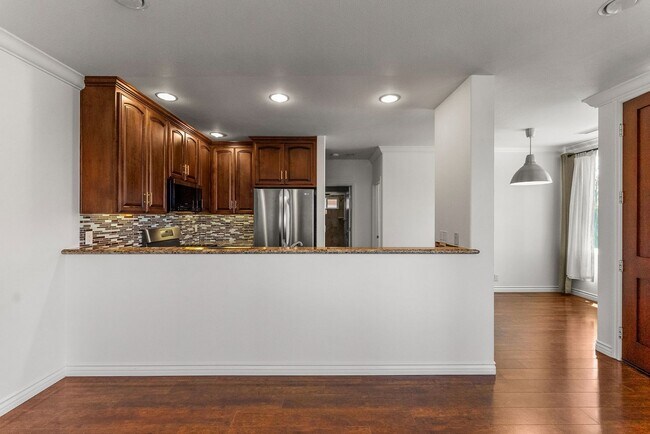 Building Photo - 4870 Santa Cruz Ave