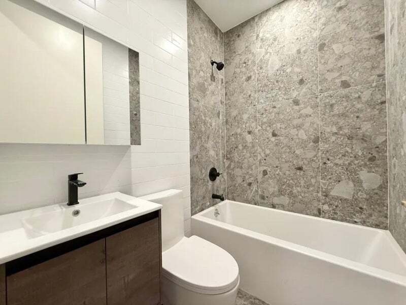 Building Photo - Nice room in a good neighborhood