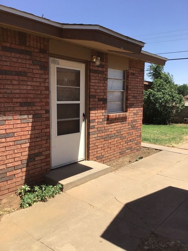 Primary Photo - 301 Gayland Dr