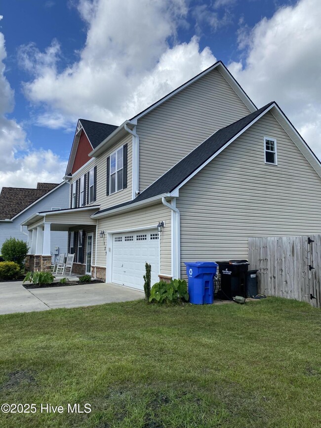 Building Photo - 127 Pamlico Drive