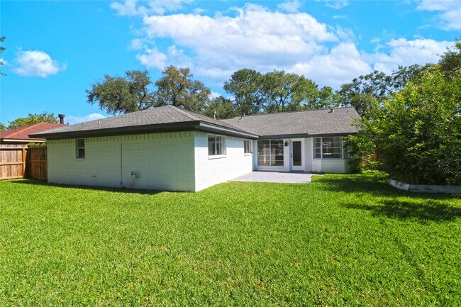 Building Photo - 9211 Blankenship Dr
