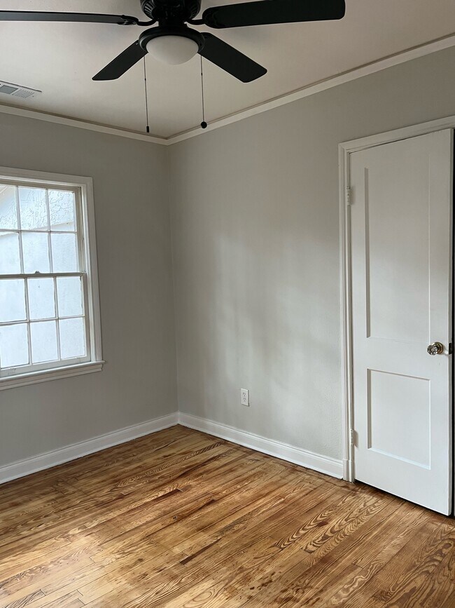 Building Photo - 2227 E 40th St